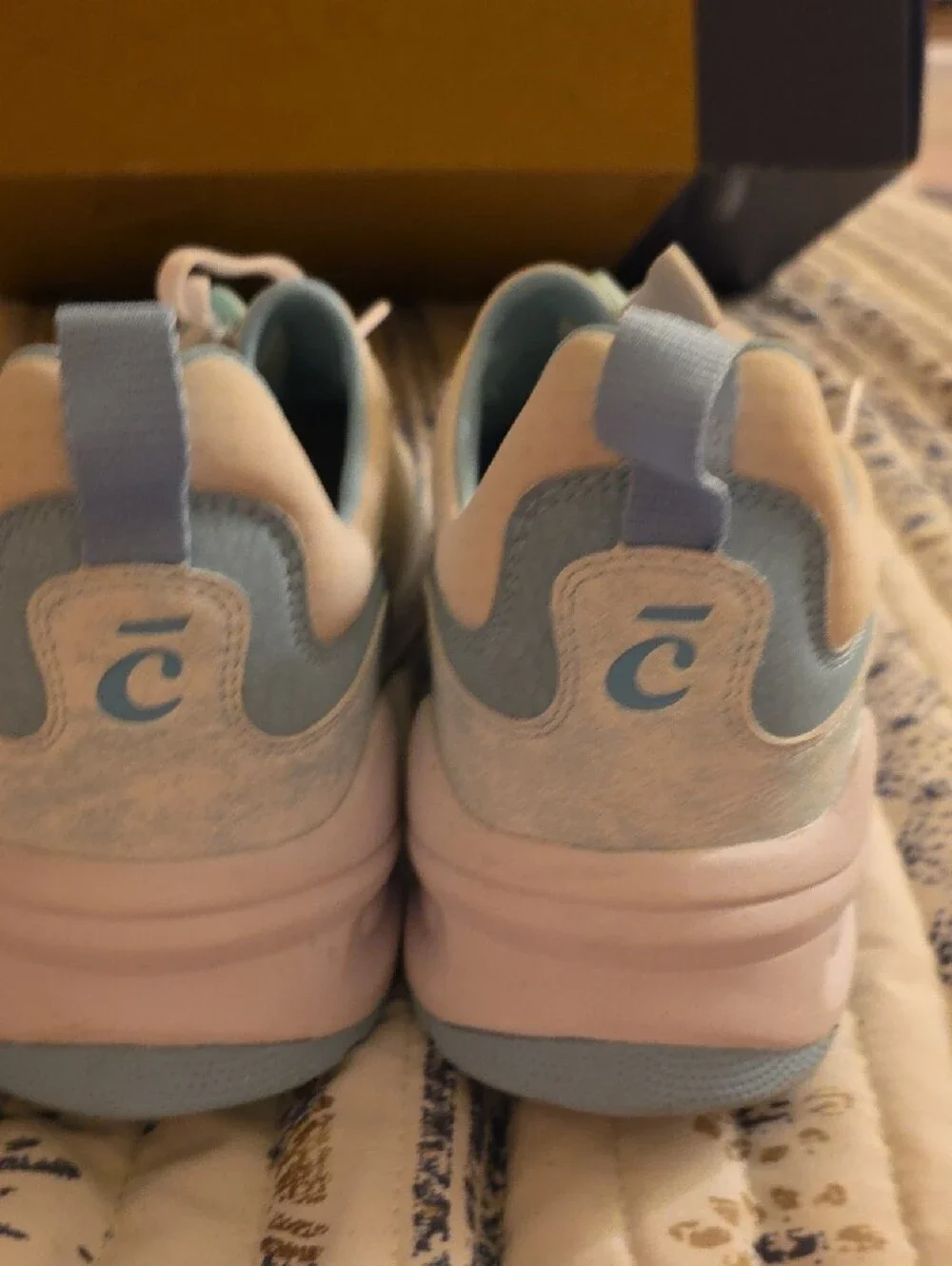 Clae Women’s White & Light Blue Low-Top Sneakers